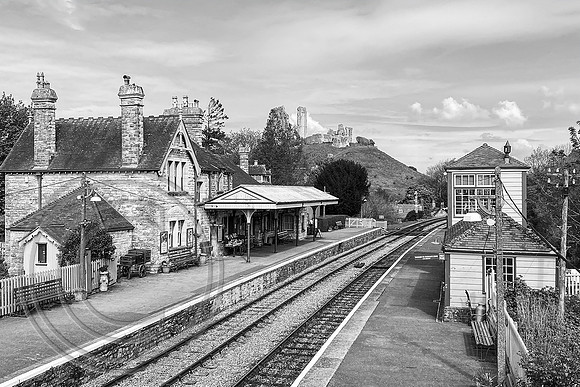Corfe Castle Railway Station B&W Sfx 05052022 - IMG_7007