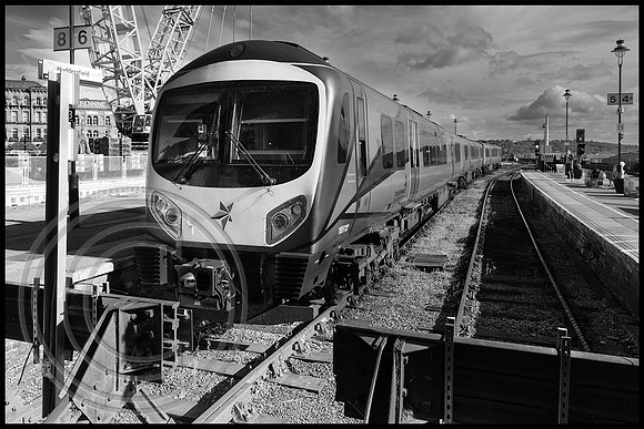 185112 2J57 Huddersfield 28082025 B&W Sfx - DSCF0263