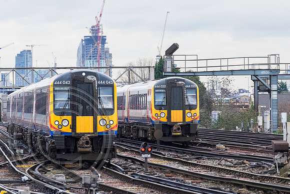444020 1P28 Clapham Junction 10022016
