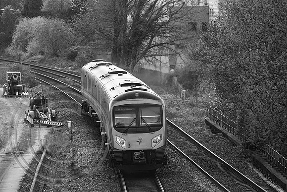 185123 2J72 Colne Bridge 22042023 B&W - DSCF0647