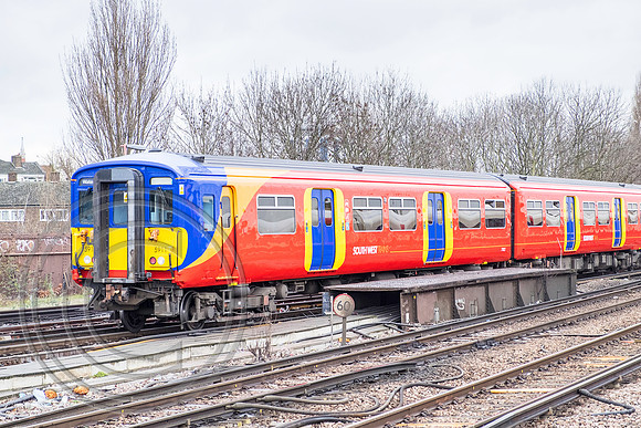455911 2R17 Clapham Junction 10022016