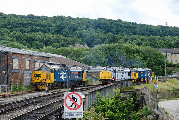 37401 + 37075+37403 Keighley 23062023 - DSCF1227