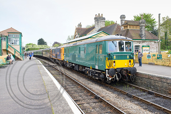 73133+73136 2N16 Corfe Castle 11052018 - DSCF3929