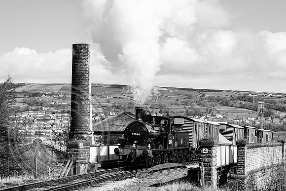 52044 Keighley Bank 27032023 B&W Sfx - DSCF6162