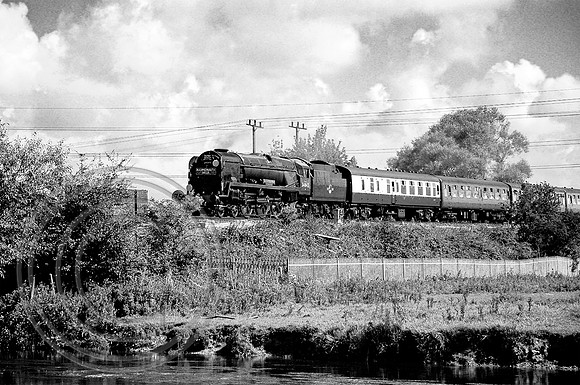 34045 1Z96 Christchurch 01092004 B&W - DSC_0003