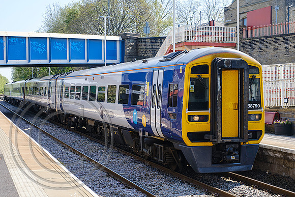 158790+158871 2R94 Brighouse 29042022 - DSCF4011