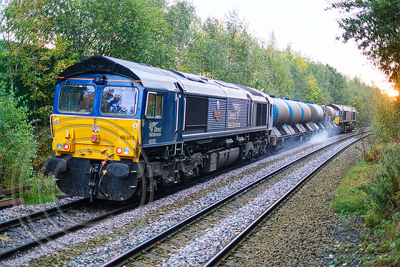 66303 + 66304 3J26 Brighouse 18102021 - DSCF2181