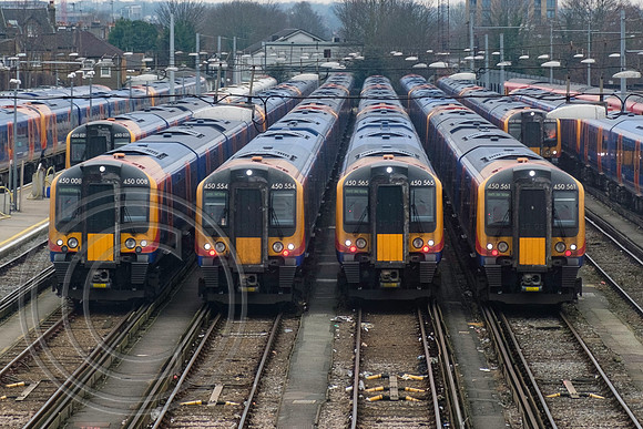 5482 - Class 450 Desiros in Clapham Yard 15022017