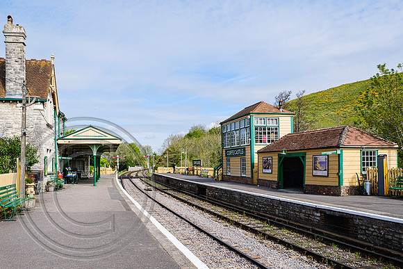 Station buildings and Signal Box Corfe Castle 05052022 - DSCF4152
