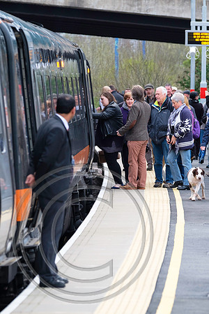 Passengers for the first train at Low Moor 02042017 - DSCF6863