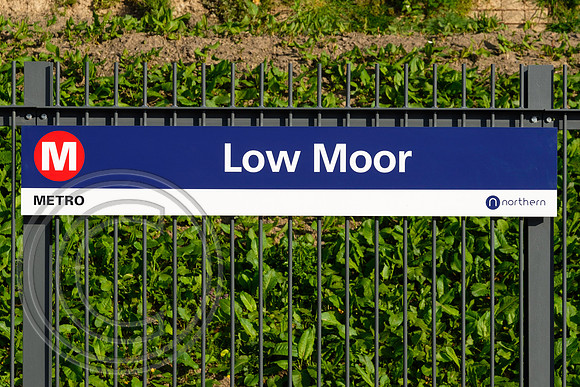 Station name board Low Moor 03042017 - DSCF6954