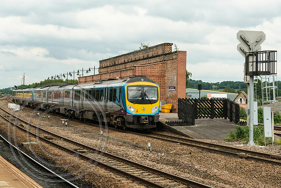 185115+185151 1P28 Wakefield Kirkgate 02062019 - DSCF3173