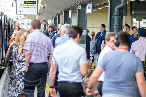Passengers Stratford 22062017 - DSCF8470