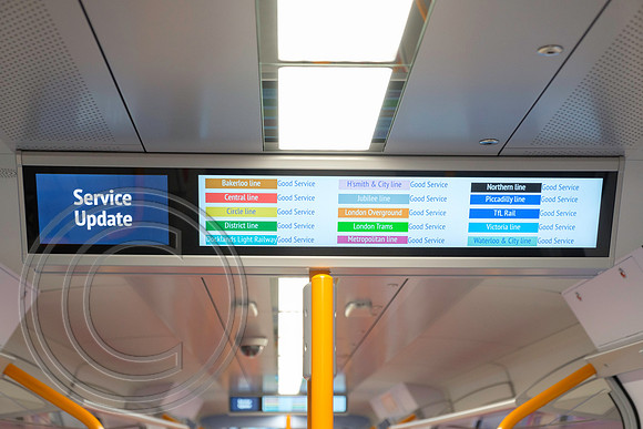 707004 passenger information display London Waterloo 05092017 - DSCF0018