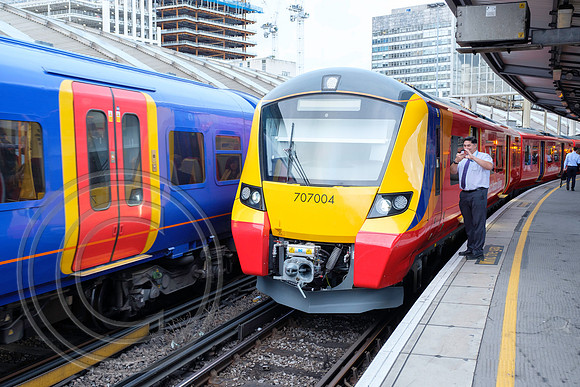 707004 2U17 London Waterloo 05092017 - DSCF0011