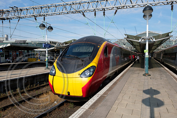 390136 1A19 Manchester Piccadilly 27072018 - DSCF5383