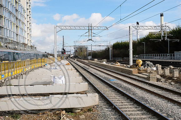 5615 - platform construction at Hayes & Harlington 16022017