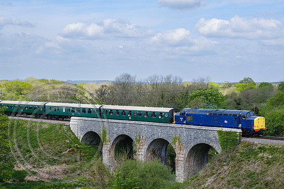 37067 2N13 Corfe Viaduct 05052022 - DSCF4221