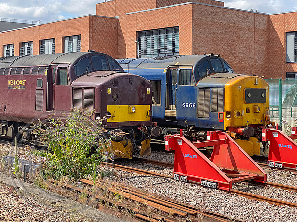 37516+37422 York Parcels Sidings 06082022 - IMG_7227