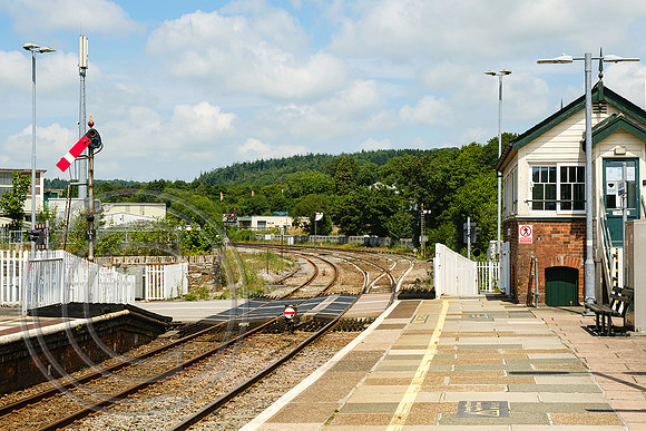 Level crossing and semaphore signals Lostwithiel 13072021 - DSCF7319