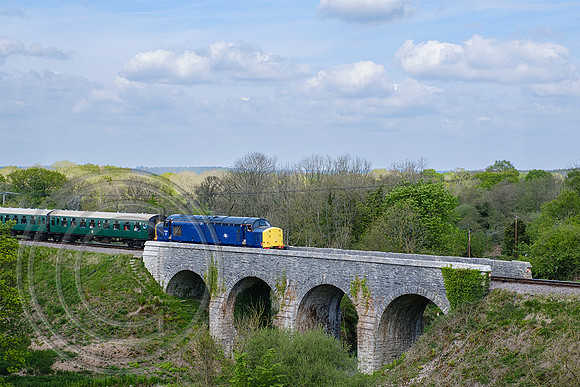 37067 2N13 Corfe Viaduct 05052022 - DSCF4220