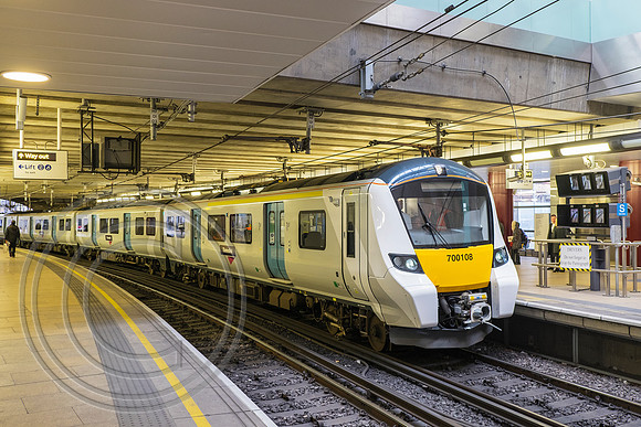 700108 3T54 Farringdon 09022016