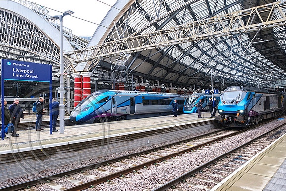 Dec 19 2-13/12 Nova 1 2 3 Line Up Liverpool Lime Street 22112019 - DSCF5692