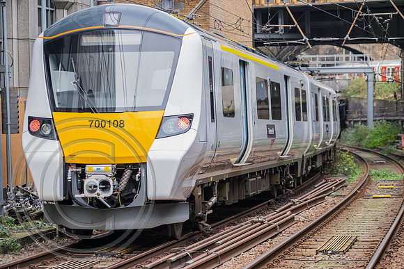 700108 3T53 Farringdon 09022016