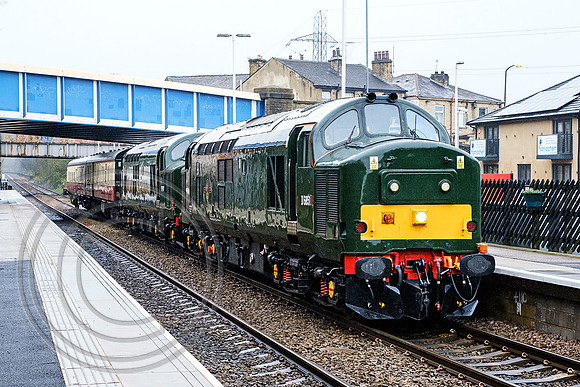 D6851+D6817 5Z46 Brighouse 10032020 - DSCF6925