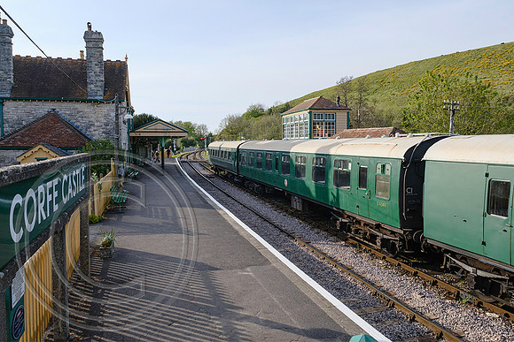 Stabled coaching stock Corfe Castle 05052022 - DSCF4257