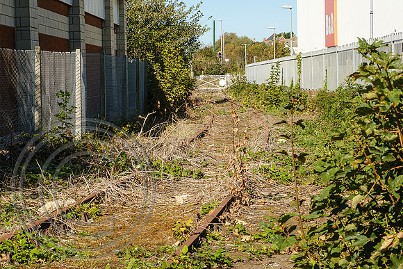 Track between King St and Jubilee Cl looking north  Weymouth Harbour Tramway 27092020 - DSCF6349