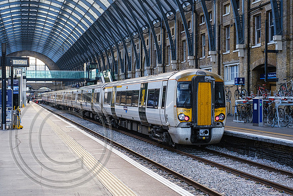 387121 1T27 London Kings Cross 09122022 - DSCF0008