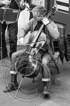 Musician Covent Garden London 15032019 B&W - DSCF4705