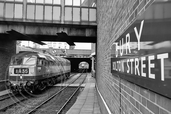 D1501 Bury Bolton St 23092017 - DSCF0330 - B&W