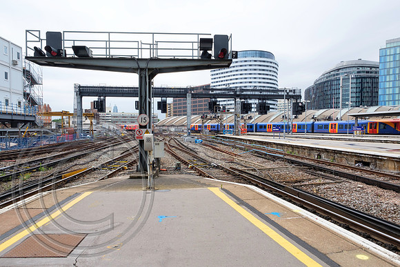 Platform extension work London Waterloo 27062017 - DSCF8625