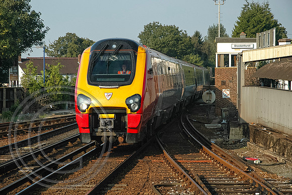 Class 220 Brockenhurst 05092004 - DSC_0019