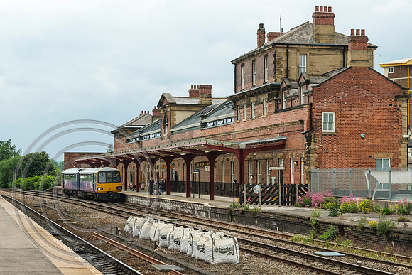 144002 2L10 Wakefield Kirkgate 02062019 - DSCF3184
