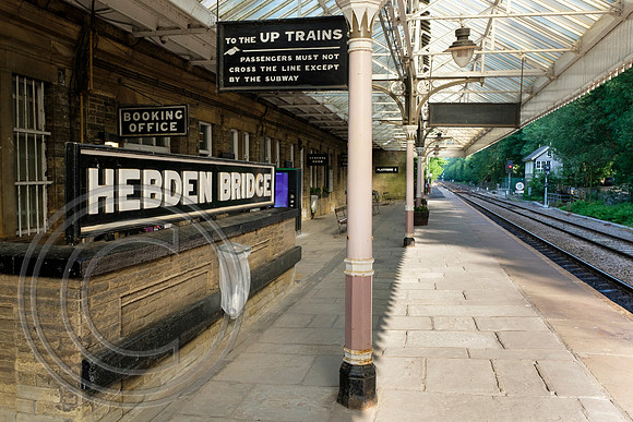 Platform 2 at Hebden Bridge 28052018 - DSCF4404