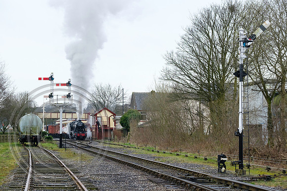 24 - 48624 passing Ramsbottom Signal box ELR 13032017 - DSCF6115