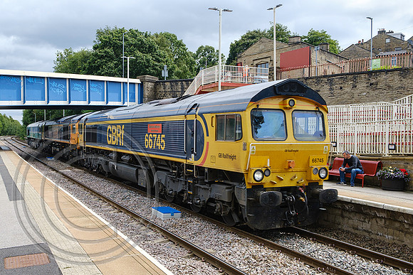 66745+66754+66711 0M71 Brighouse 15072022 - DSCF9214