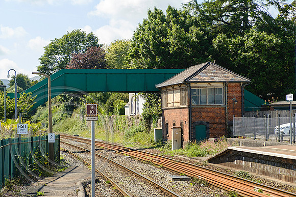 Disused signal box St Austell 13072021 - DSCF7367