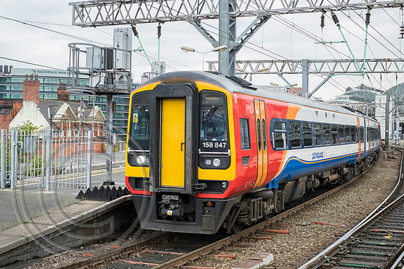 158847 1L09 Manchester Piccadilly 17092015