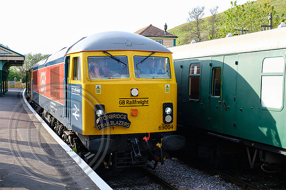 69004+73136 0Y69 Corfe Castle 05052022 - DSCF4263