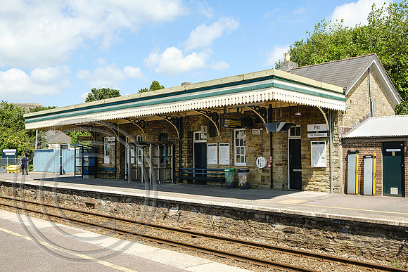 Station building Par 13072021 - DSCF7349