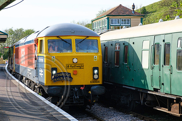 69004+73136 0Y69 Corfe Castle 05052022 - DSCF4259