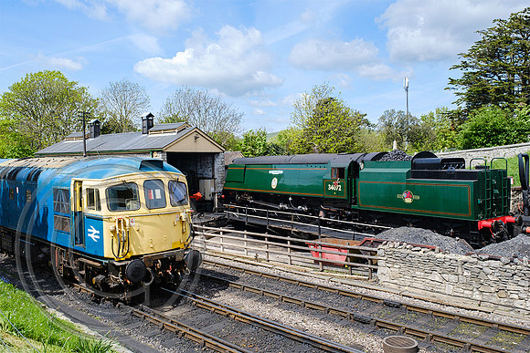 33111 + 34072 Swanage 05052022 - DSCF4211
