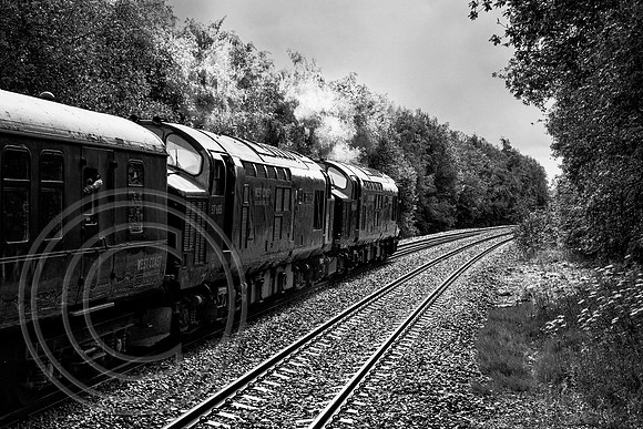 37676+37685 1Z25 Brighouse 20062019 B&W - DSCF3452