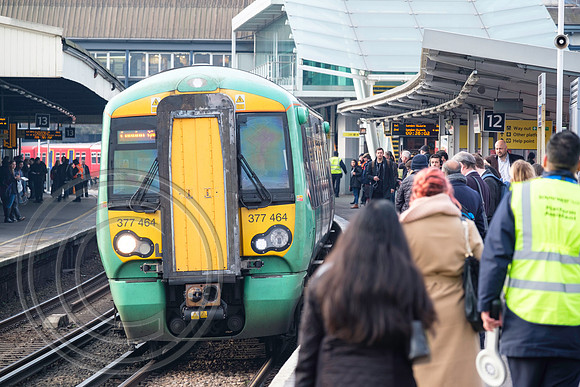 5642 - Southern train despatch Clapham Jn 17022017