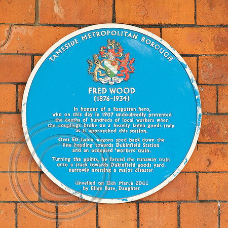 Fred Wood Plaque Stalybridge 04052019 - DSCF2665