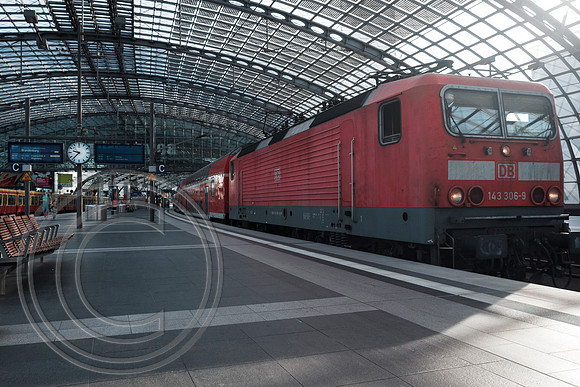 143 306-9 Berlin Hbf 20092018 - DSCF1086